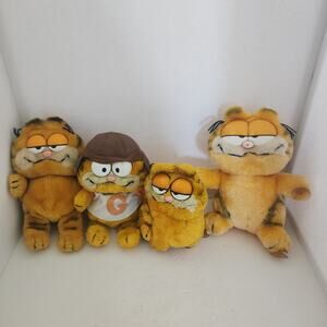 ***Nut shell warning"" Lot of 4 vintage  Garfield stuffed animals